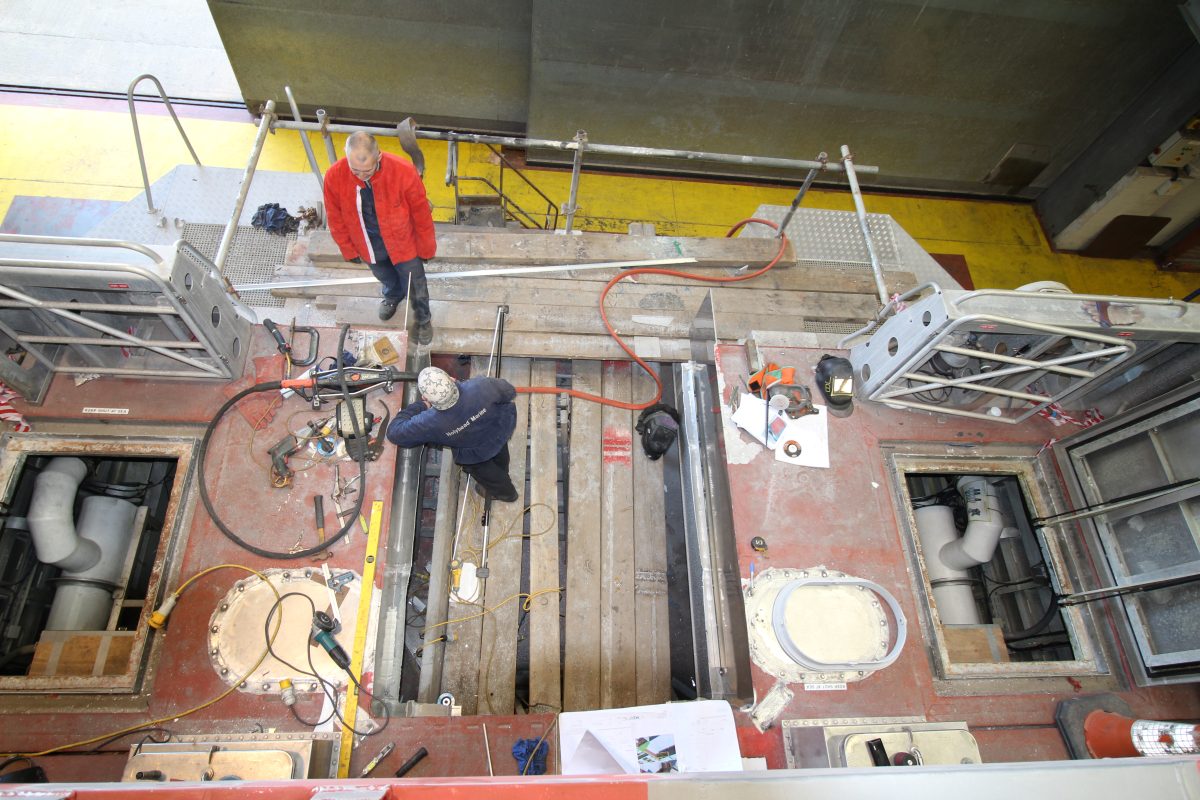 boat builders confering