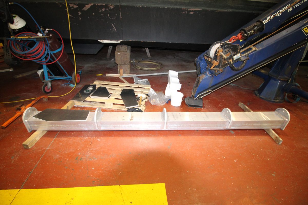 Welded aluminium support bar